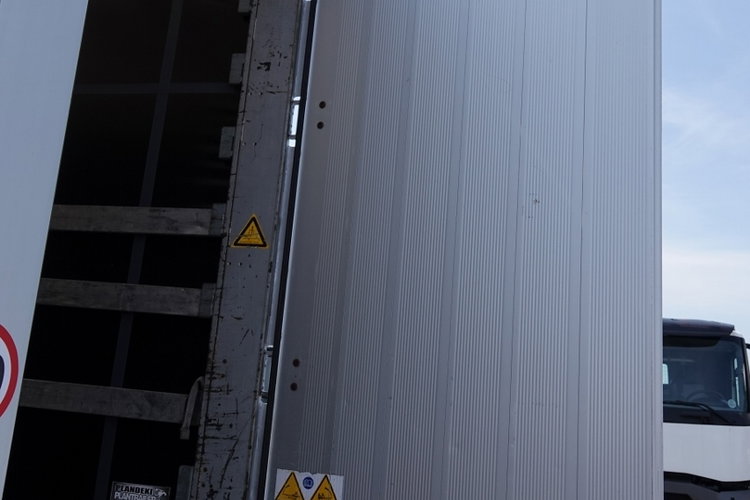 Schmitz -CARGOBULL / FIRANKA / VARIOS / 385/55 R22, 5 / DACH PODNOSZONY  zdjęcie 14