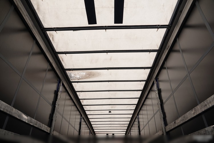 Schmitz -CARGOBULL / FIRANKA / VARIOS / 385/55 R22, 5 / DACH PODNOSZONY  zdjęcie 18