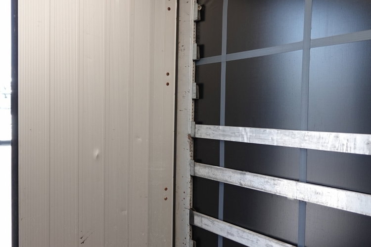 Schmitz -CARGOBULL / FIRANKA / VARIOS / 385/55 R22, 5 / DACH PODNOSZONY  zdjęcie 20