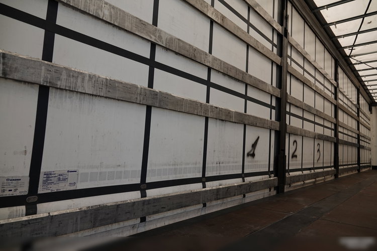 Krone FIRANKA / 2021 ROK / KOSZ NA PALETY / 2 OSIE PODNOSZONE / SPROWADZONA  zdjęcie 16