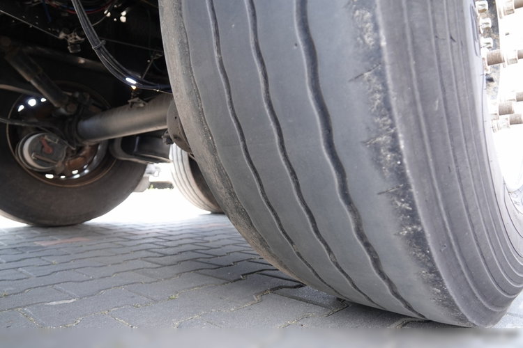 Krone FIRANKA / 2021 ROK / KOSZ NA PALETY / 2 OSIE PODNOSZONE / SPROWADZONA  zdjęcie 21