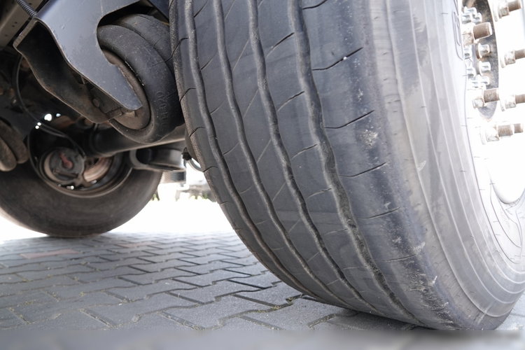 Krone FIRANKA / 2021 ROK / KOSZ NA PALETY / 2 OSIE PODNOSZONE / SPROWADZONA  zdjęcie 22