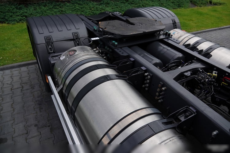 Scania R 410 / LNG / RETARDER / PRZÓD NA PODUSZKACH / 2020 ROK zdjęcie 17