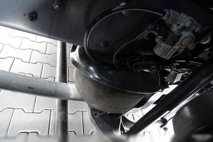 Scania R 410 / LNG / RETARDER / PRZÓD NA PODUSZKACH / 2020 ROK zdjęcie 20