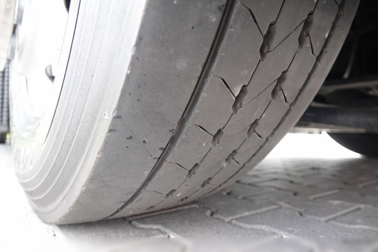 Scania R 410 / LNG / RETARDER / PRZÓD NA PODUSZKACH / 2020 ROK zdjęcie 21