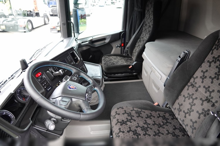 Scania R 410 / LNG / RETARDER / PRZÓD NA PODUSZKACH / 2020 ROK zdjęcie 28