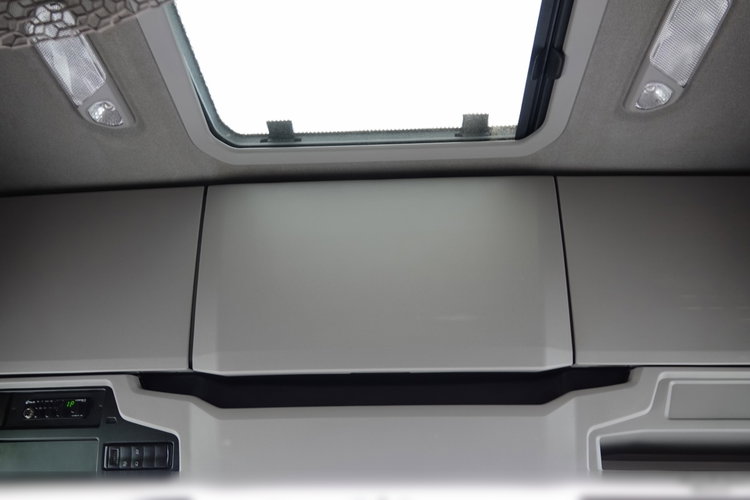 Scania R 410 / LNG / RETARDER / PRZÓD NA PODUSZKACH / 2020 ROK zdjęcie 38