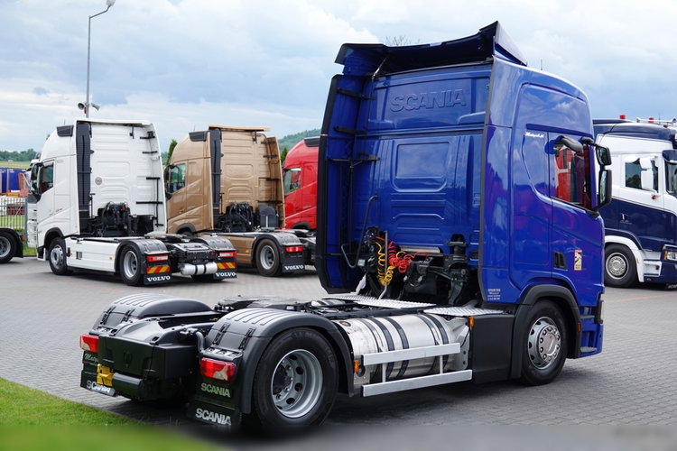 Scania R 410 / LNG / RETARDER / PRZÓD NA PODUSZKACH / 2020 ROK zdjęcie 8