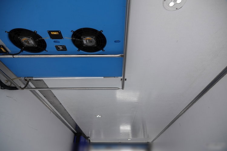 Scania P 410 / CHŁODNIA / ZESTAW TANDEM / PRZEJAZDOWY / 3x Agregat THERMO KING - FRIGO BLOCK / 3x WINDA ZAŁADOWCZA / MUTITEMPERATURA  PO ZŁOTYM KONTRAKCIE SERWISOWYM / 6x2 zdjęcie 29