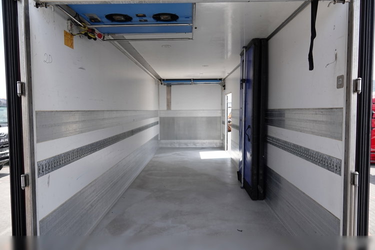 Scania P 410 / CHŁODNIA / ZESTAW TANDEM / PRZEJAZDOWY / 3x Agregat THERMO KING - FRIGO BLOCK / 3x WINDA ZAŁADOWCZA / MUTITEMPERATURA  PO ZŁOTYM KONTRAKCIE SERWISOWYM / 6x2 zdjęcie 32