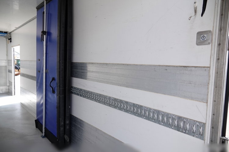 Scania P 410 / CHŁODNIA / ZESTAW TANDEM / PRZEJAZDOWY / 3x Agregat THERMO KING - FRIGO BLOCK / 3x WINDA ZAŁADOWCZA / MUTITEMPERATURA  PO ZŁOTYM KONTRAKCIE SERWISOWYM / 6x2 zdjęcie 34