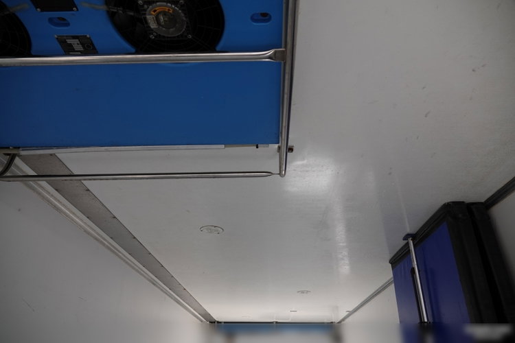 Scania P 410 / CHŁODNIA / ZESTAW TANDEM / PRZEJAZDOWY / 3x Agregat THERMO KING - FRIGO BLOCK / 3x WINDA ZAŁADOWCZA / MUTITEMPERATURA  PO ZŁOTYM KONTRAKCIE SERWISOWYM / 6x2 zdjęcie 35