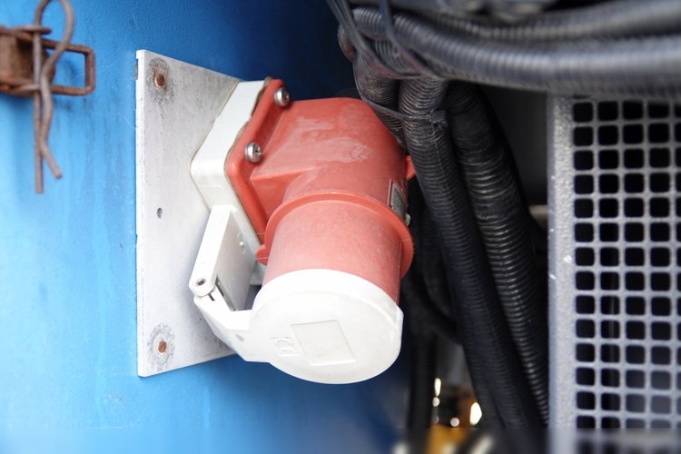 Scania P 410 / CHŁODNIA / ZESTAW TANDEM / PRZEJAZDOWY / 3x Agregat THERMO KING - FRIGO BLOCK / 3x WINDA ZAŁADOWCZA / MUTITEMPERATURA  PO ZŁOTYM KONTRAKCIE SERWISOWYM / 6x2 zdjęcie 46