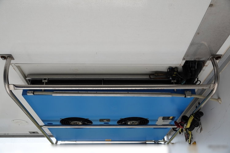 Scania P 410 / CHŁODNIA / SLÓWKA  / Agregat THERMO KING - FRIGO BLOCK / 2X WINDA ZAŁADOWCZA / MUTITEMPERATURA / PO ZŁOTYM KONTRAKCIE SERWISOWYM / zdjęcie 22