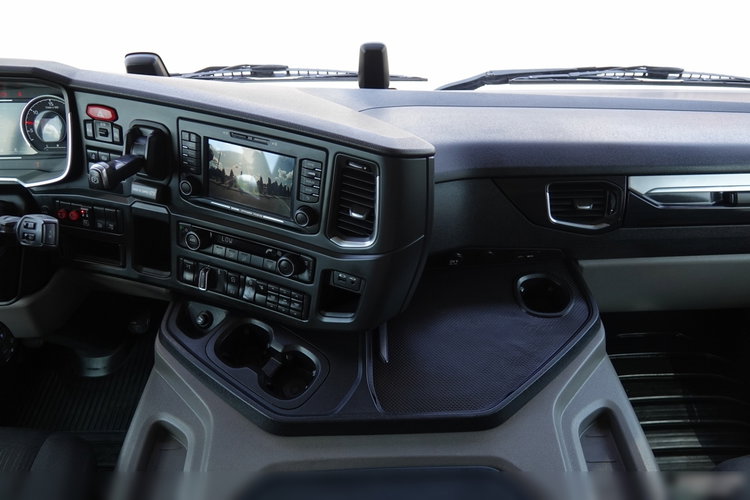 Scania P 410 / CHŁODNIA / SLÓWKA  / Agregat THERMO KING - FRIGO BLOCK / 2X WINDA ZAŁADOWCZA / MUTITEMPERATURA / PO ZŁOTYM KONTRAKCIE SERWISOWYM / zdjęcie 46