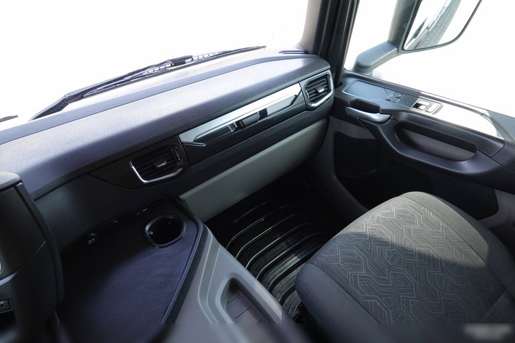 Scania P 410 / CHŁODNIA / SLÓWKA  / Agregat THERMO KING - FRIGO BLOCK / 2X WINDA ZAŁADOWCZA / MUTITEMPERATURA / PO ZŁOTYM KONTRAKCIE SERWISOWYM / zdjęcie 47