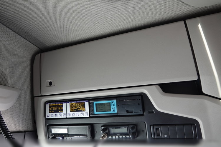 Scania P 410 / CHŁODNIA / SLÓWKA  / Agregat THERMO KING - FRIGO BLOCK / 2X WINDA ZAŁADOWCZA / MUTITEMPERATURA / PO ZŁOTYM KONTRAKCIE SERWISOWYM / zdjęcie 48