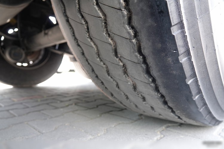 Schmitz / CHŁODNIA / AGREGAT CARRIER VECTOR 1550 / DOPPELSTOCK / OŚ PODNOSZONA / KOSZ NA PALETY / 2022 r  zdjęcie 23