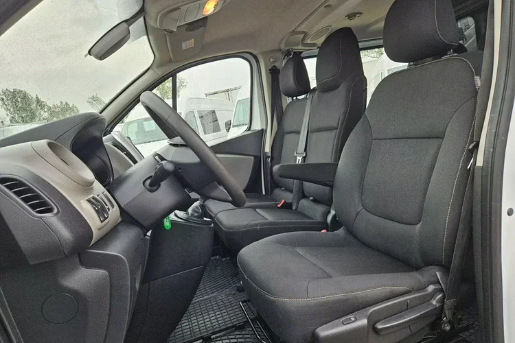 Renault Trafic Long 64900zł NETTO Brygadówka 6 osób 1.6 dCi/125KM zdjęcie 18
