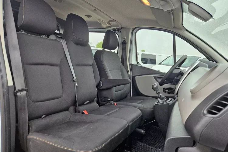 Renault Trafic Long 64900zł NETTO Brygadówka 6 osób 1.6 dCi/125KM zdjęcie 28