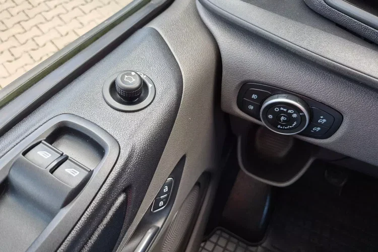 Ford transit-custom L2H2 69999zł NETTO 2.0TdCi/131KM zdjęcie 18