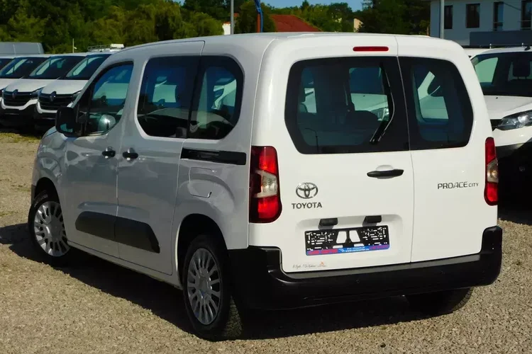 Toyota Proace City Verso zdjęcie 11