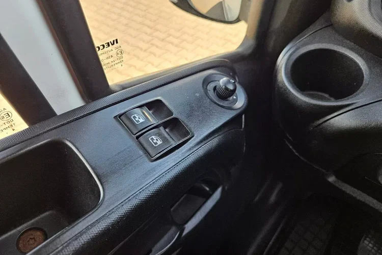 Iveco 35s15 L2H2 49999zł NETTO 2.3HPi/145KM zdjęcie 19