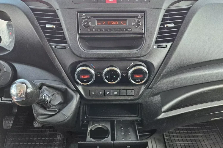 Iveco 35s15 L2H2 49999zł NETTO 2.3HPi/145KM zdjęcie 25