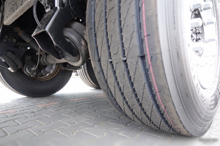 Krone / FIRANKA / STANDARD / OS PODNOSZONA / OPONY 100% zdjęcie 20