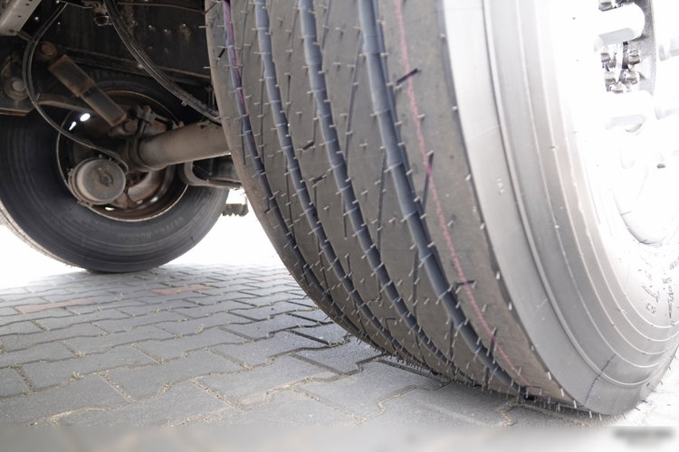 Krone / FIRANKA / STANDARD / OS PODNOSZONA / OPONY 100% zdjęcie 22