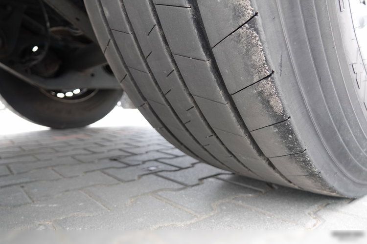 Fruehauf / KONTENER / KOFFER / 2 OSIE / SAF / 2021 ROK / BARDZO MOCNA PODŁOGA: SZYNA-DESKA zdjęcie 20