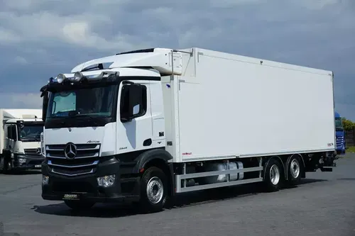 Mercedes / ANTOS / 2545 / EURO 6 / CHŁODNIA + WINDA / 23 PALETY / OŚ SKRĘTNA