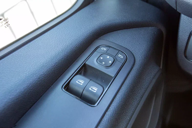 Mercedes Sprinter 515 KONTENER + WINDA koła bliźniaki zdjęcie 26