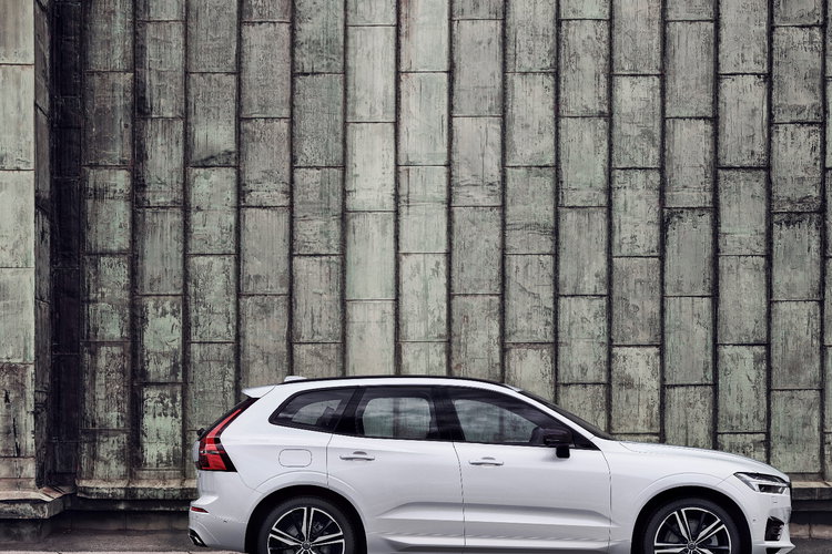 VOLVO XC60 T8 Plug-In Hybrid AWD Ultimate Dark aut zdjęcie 2