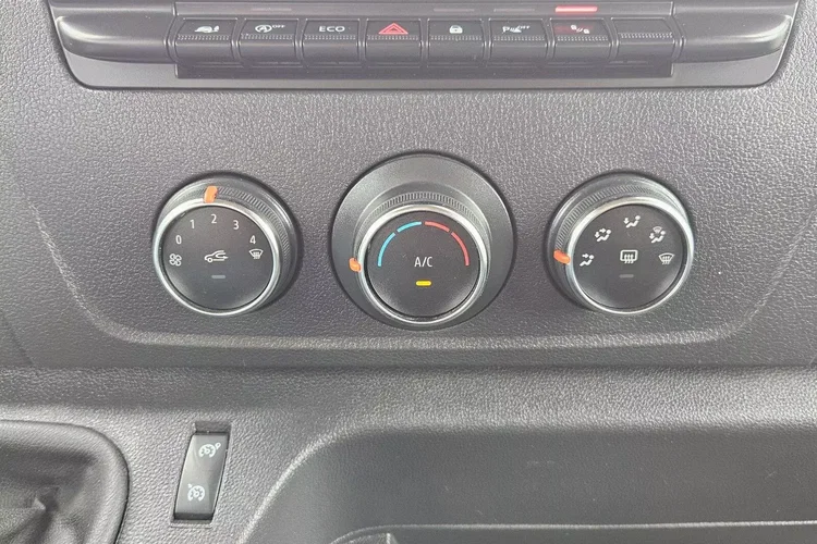 Renault Master L4H2 124999zł NETTO Brygadówka 7 osób 2.3dCi/145KM zdjęcie 24