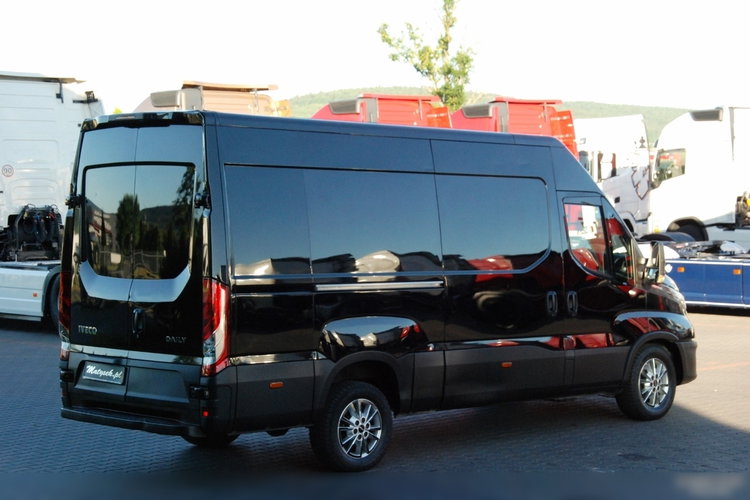 Iveco DAILY 35-180 /  BLASZAK / 2022 ROK /  HI-MATIC / Full opcja / CZARNY METALIK /  SPROWADZONY / PO KONTRAKCIE SERWISOWYM zdjęcie 9