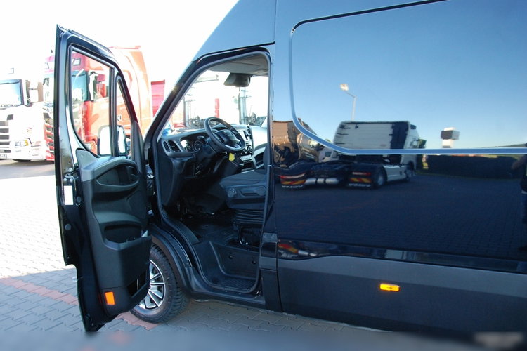 Iveco DAILY 35-180 /  BLASZAK / 2022 ROK /  HI-MATIC / Full opcja / CZARNY METALIK /  SPROWADZONY / PO KONTRAKCIE SERWISOWYM zdjęcie 26
