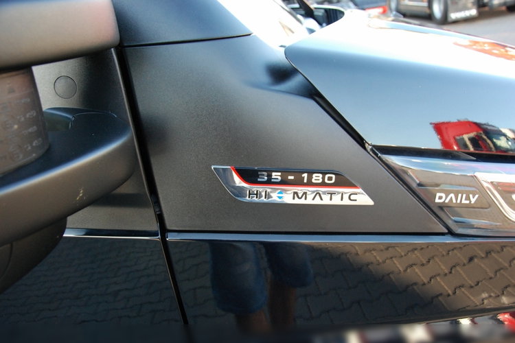 Iveco DAILY 35-180 /  BLASZAK / 2022 ROK /  HI-MATIC / Full opcja / CZARNY METALIK /  SPROWADZONY / PO KONTRAKCIE SERWISOWYM zdjęcie 39