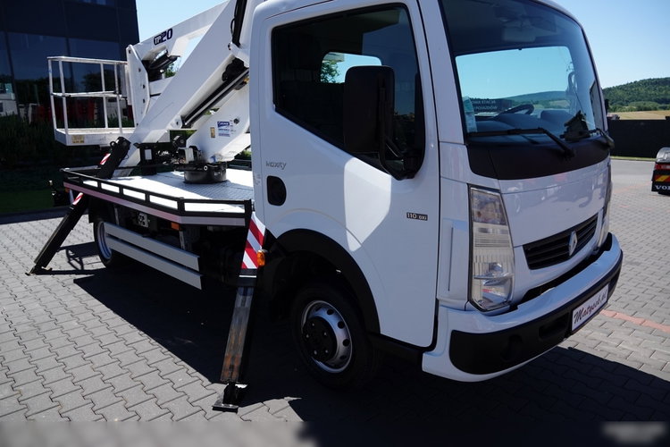 Renault MAXITY 110 DXI / ZWYŻKA 20 METRÓW / PODNOŚNIK KOSZOWY CELA TP20 / KOSZ 2 OSOBOWY - 250 KG / 42 000 KM / PO KONTRAKCIE SERWISOWYM  zdjęcie 18