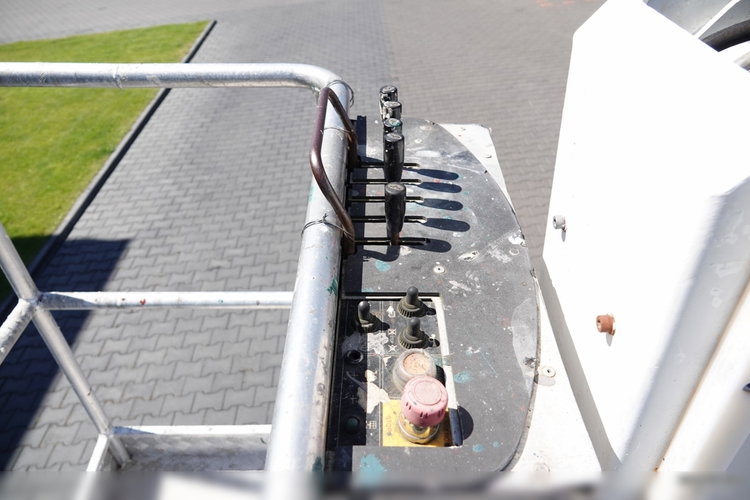 Renault MAXITY 110 DXI / ZWYŻKA 20 METRÓW / PODNOŚNIK KOSZOWY CELA TP20 / KOSZ 2 OSOBOWY - 250 KG / 42 000 KM / PO KONTRAKCIE SERWISOWYM  zdjęcie 26