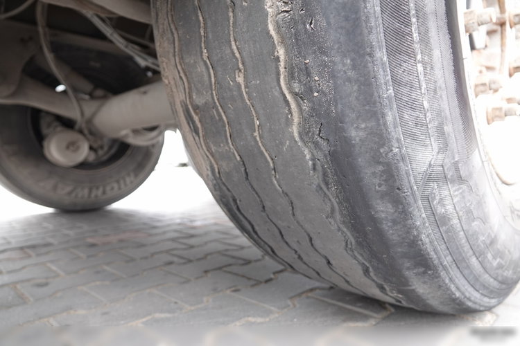 Wielton / WYWROTKA 23 M3 / MULDA ALUMINIOWA / OŚ PODNOSZONA  zdjęcie 17