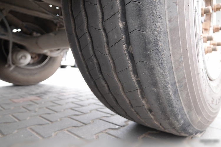 Wielton / WYWROTKA 23 M3 / MULDA ALUMINIOWA / OŚ PODNOSZONA  zdjęcie 18