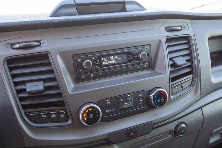 Ford Transit L2H2 ŚREDNI zdjęcie 12