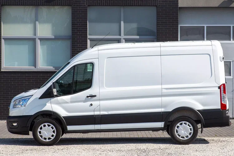 Ford Transit L2H2 ŚREDNI zdjęcie 4