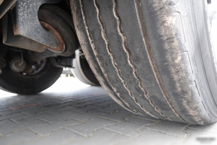 Schmitz   / FIRANKA / STANDARD /  OŚ PODNOSZONA / KOSZ NA PALETY  zdjęcie 21