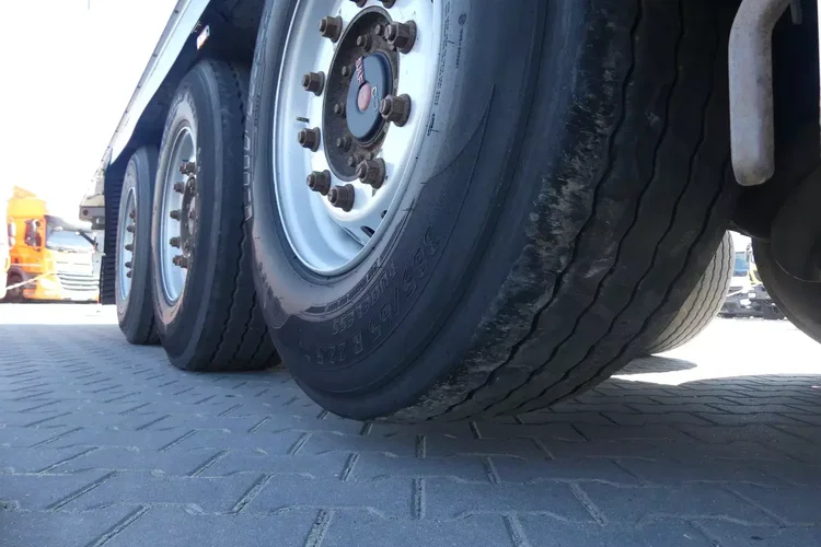 Krone CHŁODNIA / DOPPELSTOCK / OŚ PODNOSZONA / zdjęcie 18