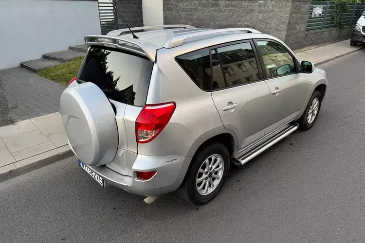 Toyota RAV4 zdjęcie 14