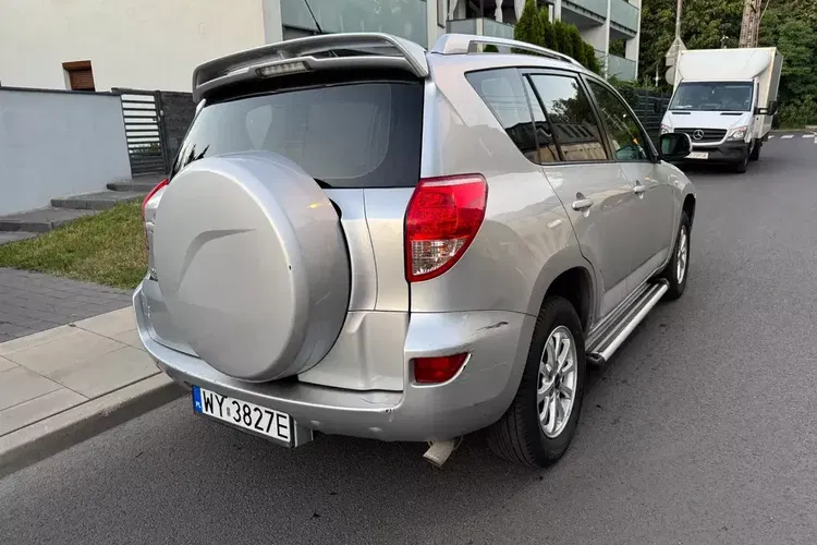 Toyota RAV4 zdjęcie 15