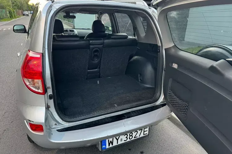 Toyota RAV4 zdjęcie 25