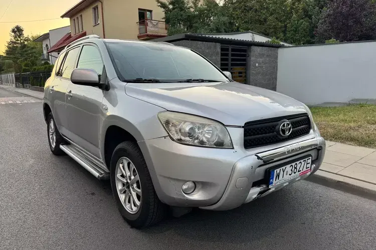 Toyota RAV4 zdjęcie 6